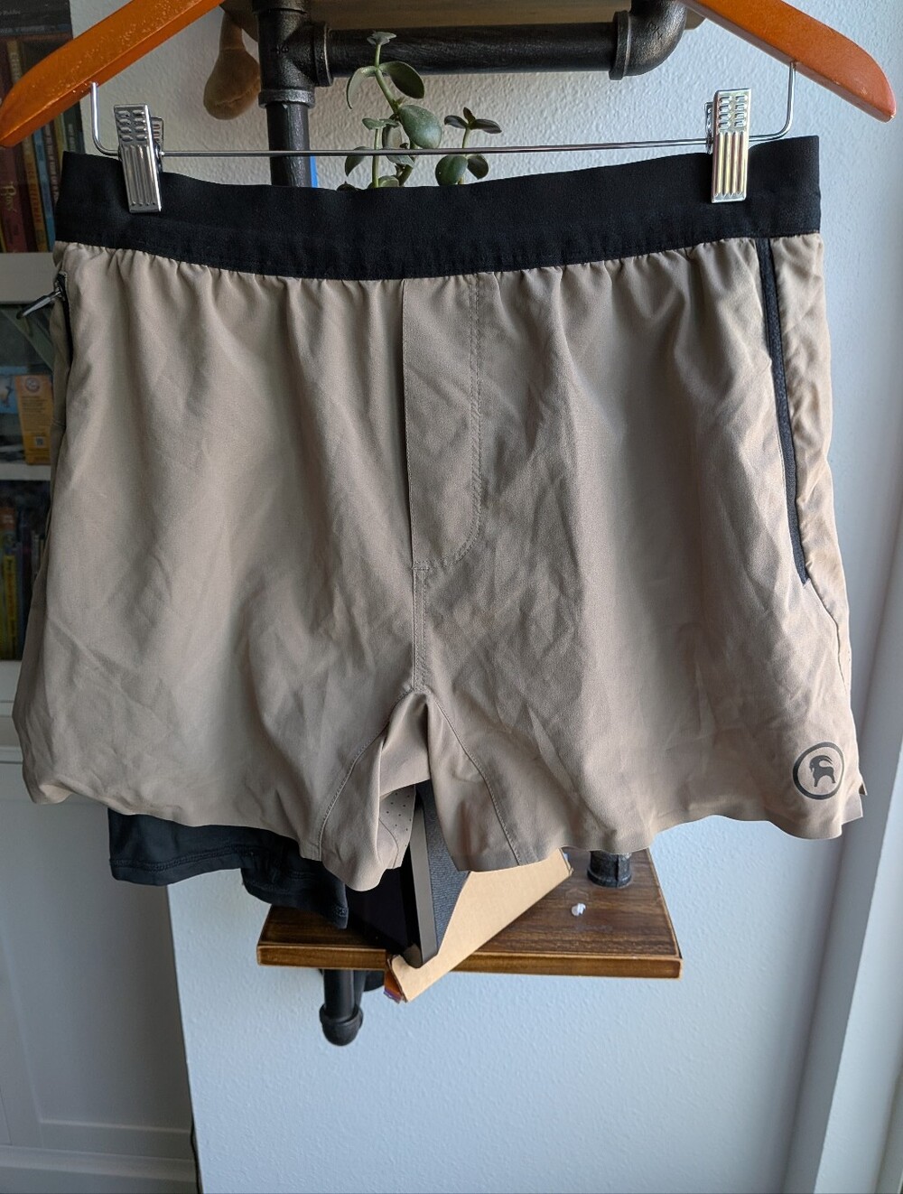 Backcountry Men's Size Medium 2-in-1 Trail Running Shorts - Taupe/Tan